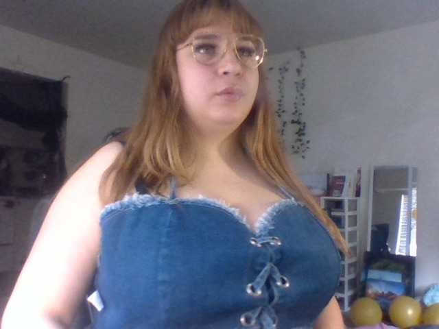 bustyprincessleila Live Cam on BongaCams