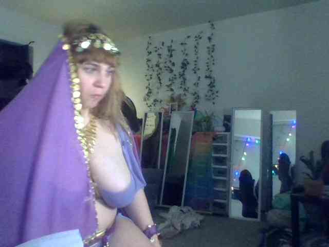 BustyPrincessLeila webcam
