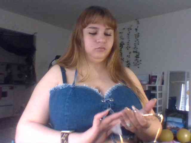 BustyPrincessLeila webcam