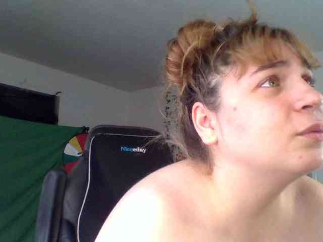 bustyprincesslei... Live Webcam on BongaCams