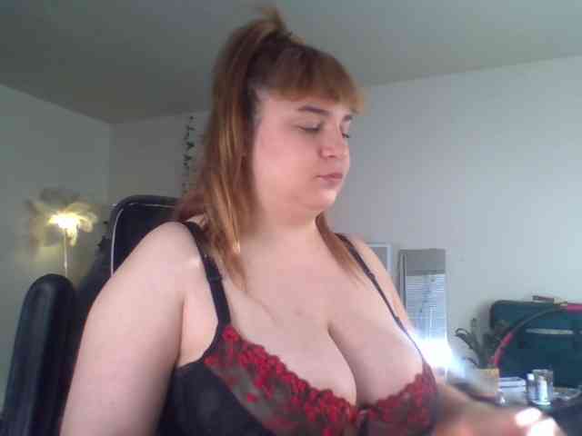 BustyPrincessLeila webcam