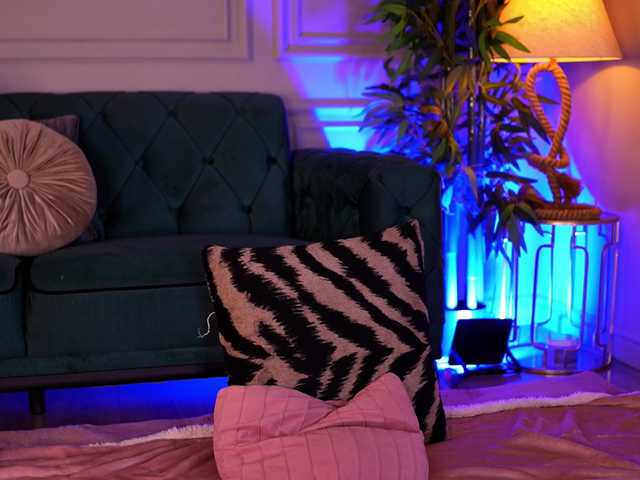 AlenaCapricious's BongaCams show and profile