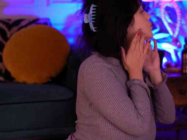 AlenaCapricious webcam