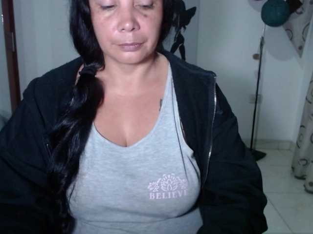 vivian-milf-paint's BongaCams show and profile