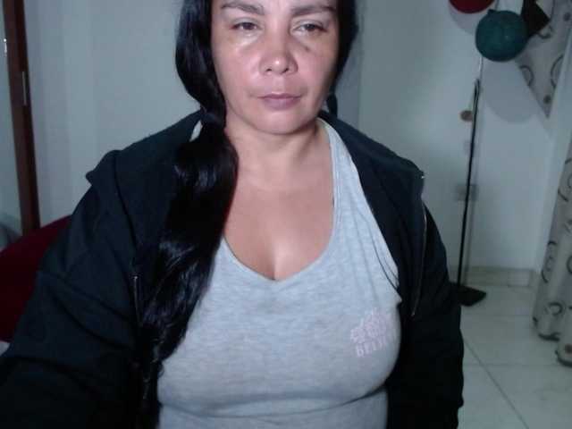 vivian-milf-paint's BongaCams show and profile