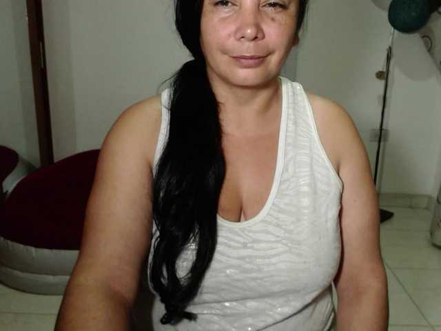 vivian-milf-paint's BongaCams show and profile