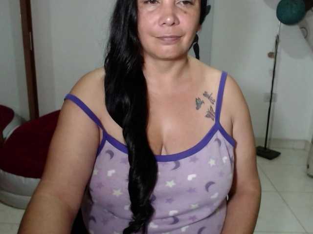 vivian-milf-paint's BongaCams show and profile