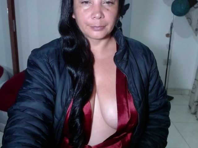 vivian-milf-paint's BongaCams show and profile