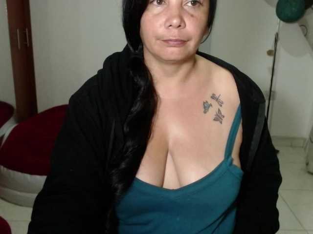 vivian-milf-paint's BongaCams show and profile