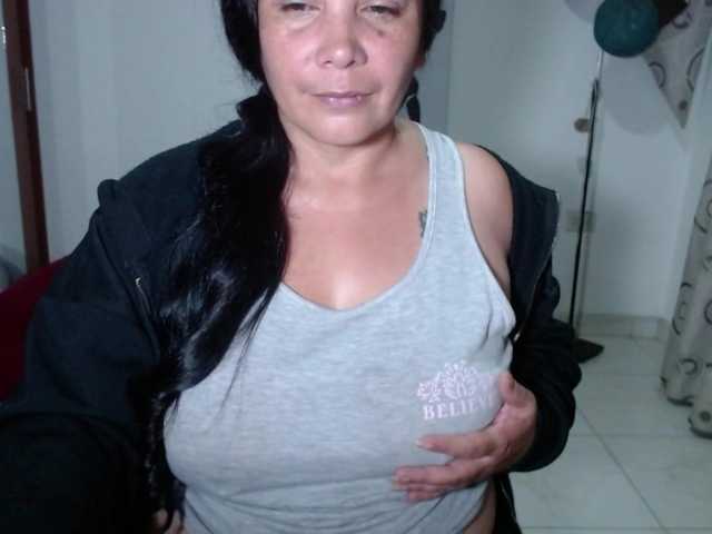 vivian-milf-paint's BongaCams show and profile