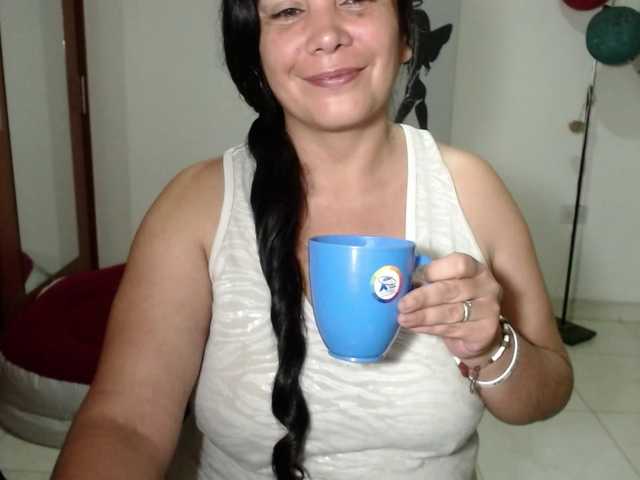 vivian-milf-paint's BongaCams show and profile