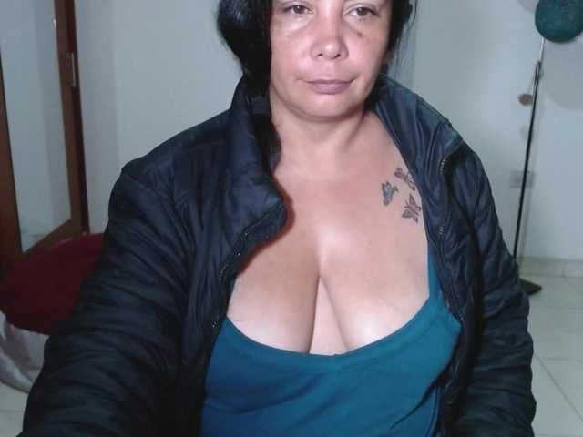 vivian-milf-paint's BongaCams show and profile