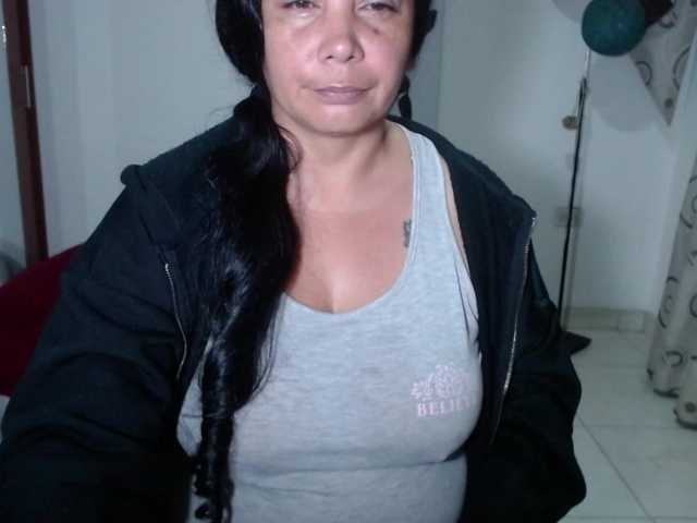 vivian-milf-paint's BongaCams show and profile