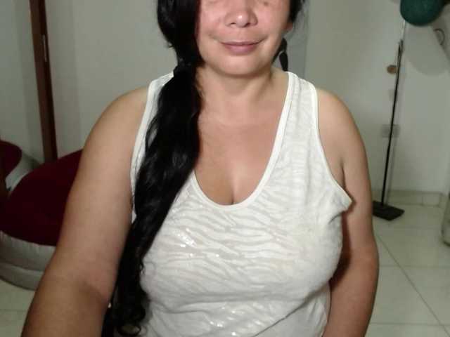 vivian-milf-paint's BongaCams show and profile