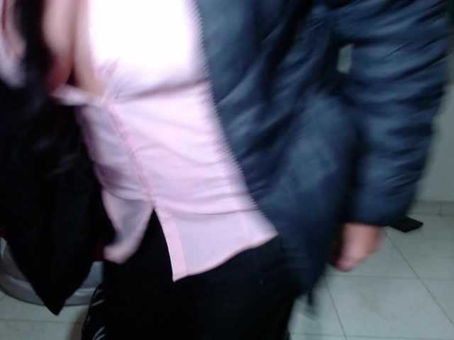 vivian-milf-paint's BongaCams show and profile