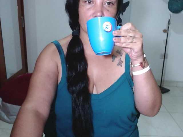 vivian-milf-paint's BongaCams show and profile