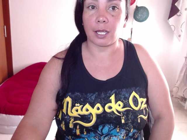 vivian-milf-paint from BongaCams