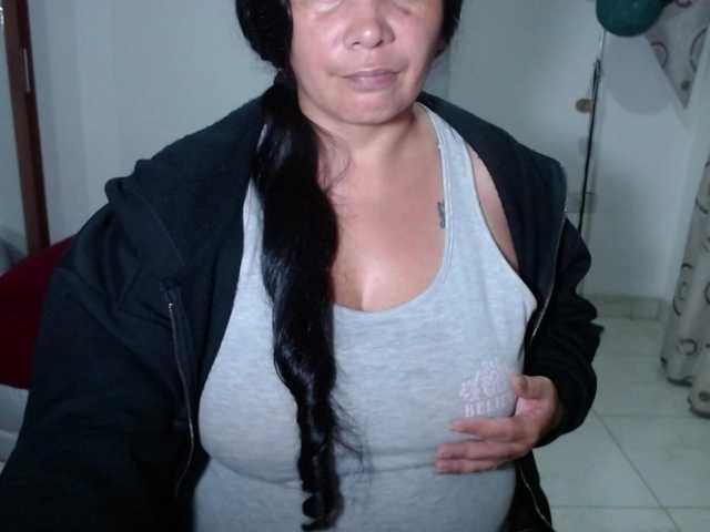 vivian-milf-paint's BongaCams show and profile