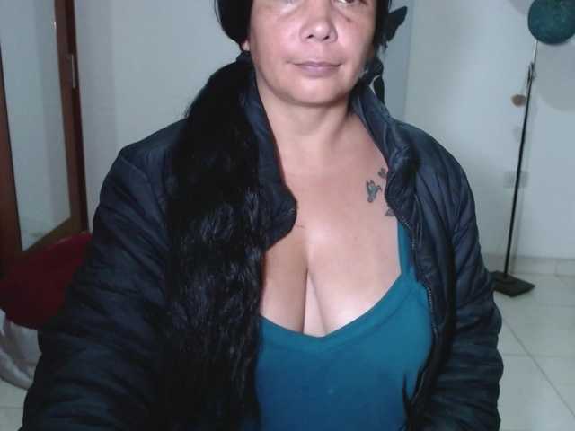 vivian-milf-paint's BongaCams show and profile