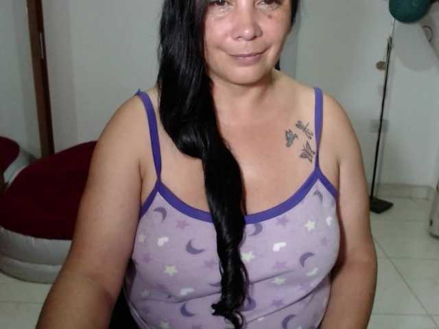 vivian-milf-paint's BongaCams show and profile