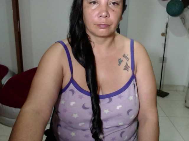 vivian-milf-paint's BongaCams show and profile