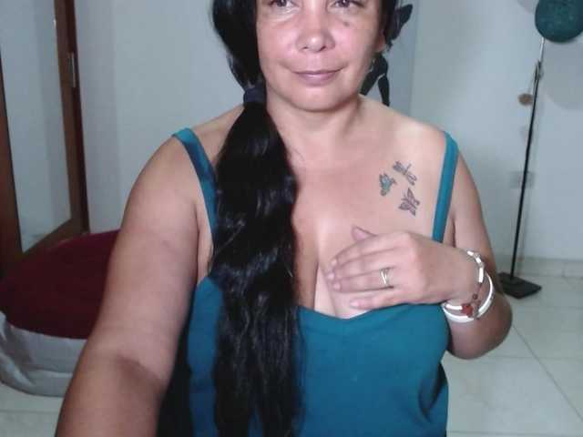 vivian-milf-paint's BongaCams show and profile