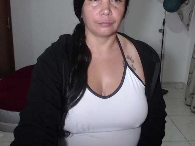 vivian-milf-paint's BongaCams show and profile