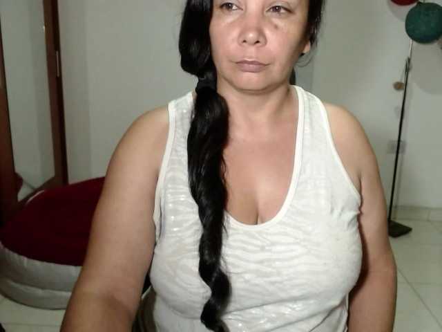 vivian-milf-paint live cam profile