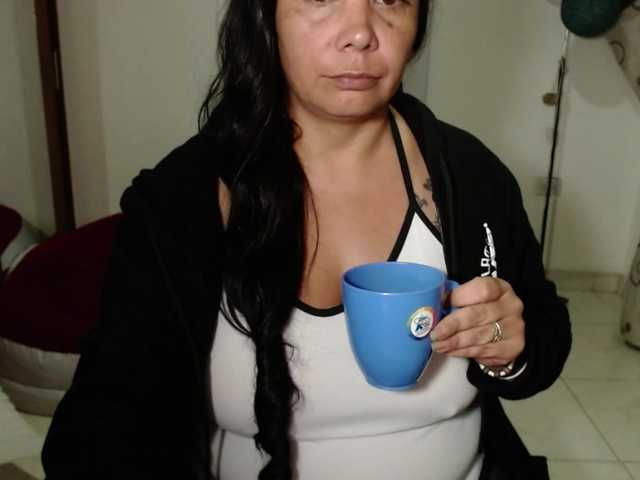 vivian-milf-paint's BongaCams show and profile