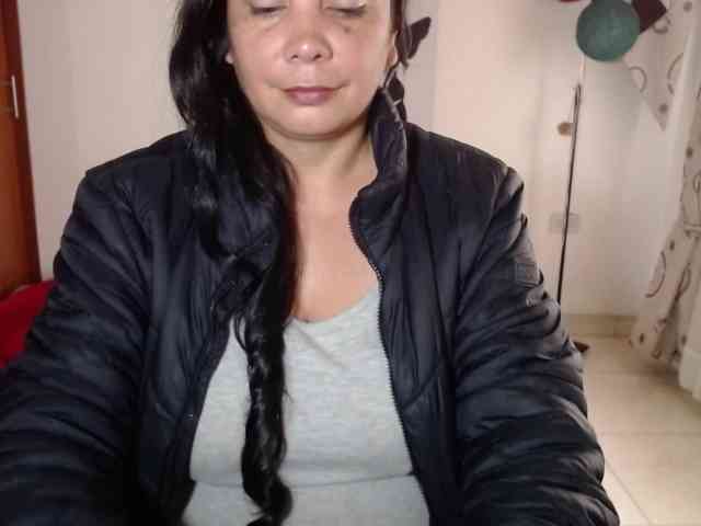 vivian-milf-paint webcam