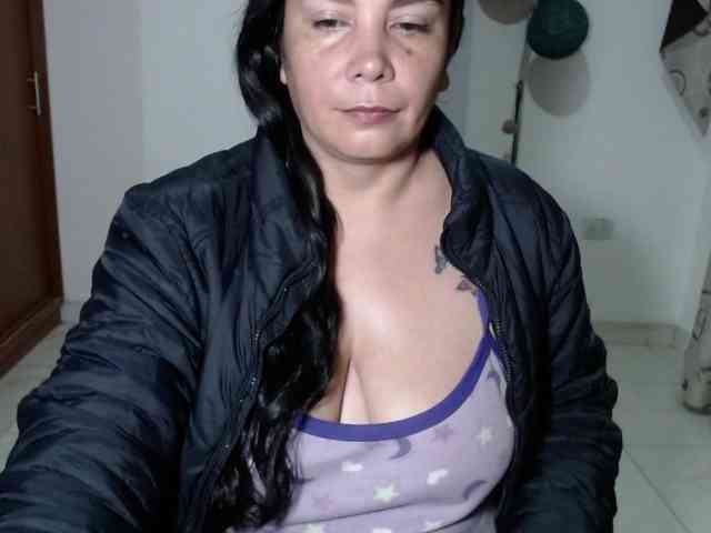 vivian-milf-paint webcam