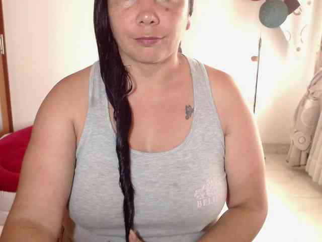 vivian-milf-paint webcam