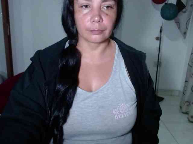 vivian-milf-paint webcam