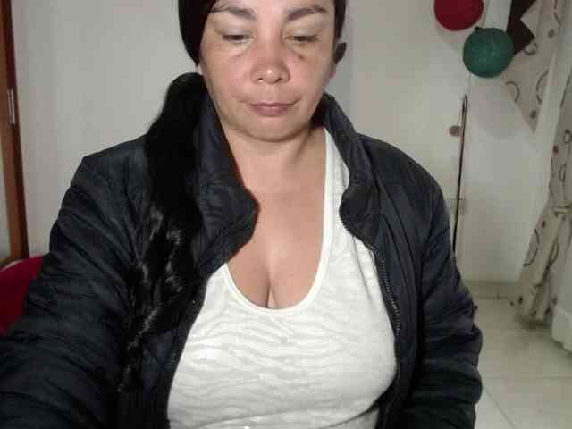 vivian-milf-paint webcam