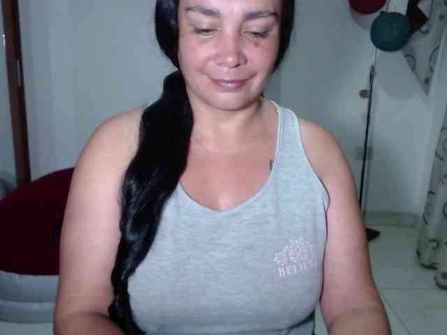 vivian-milf-paint webcam