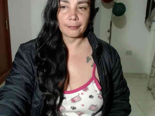 vivian-milf-paint