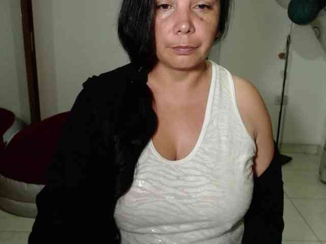 vivian-milf-paint webcam