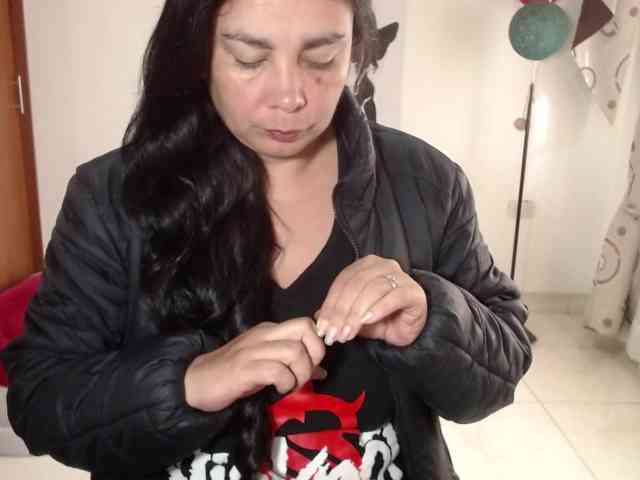 vivian-milf-paint webcam