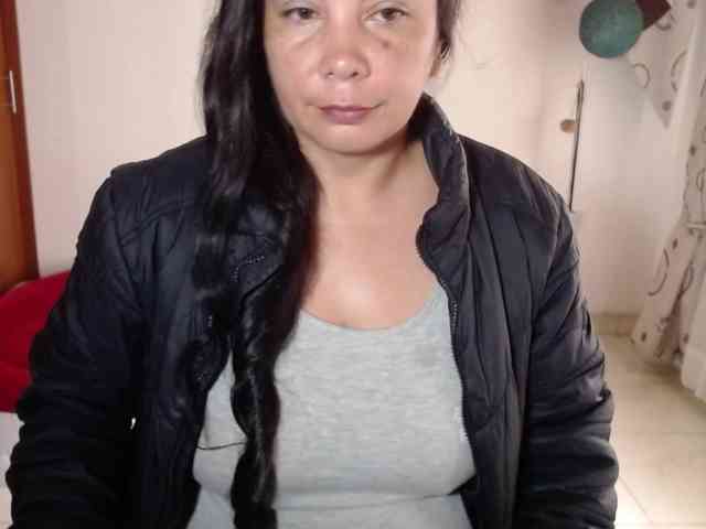 vivian-milf-paint webcam