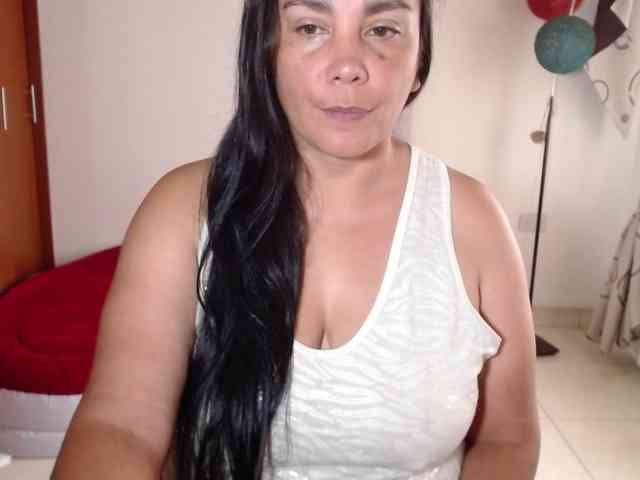 vivian-milf-paint webcam