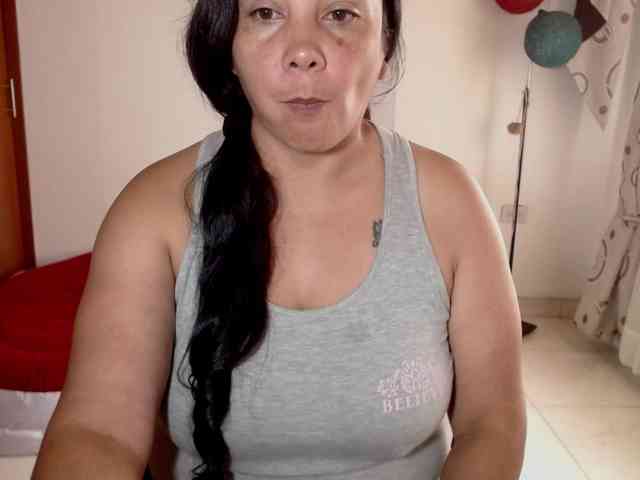 vivian-milf-paint webcam