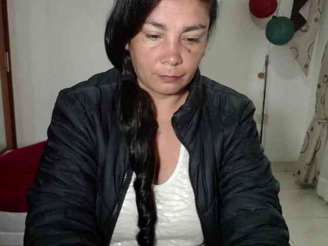 vivian-milf-paint webcam