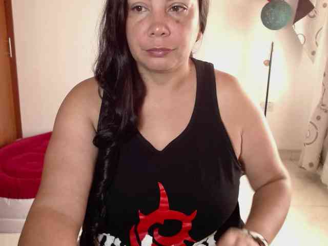 vivian-milf-paint webcam