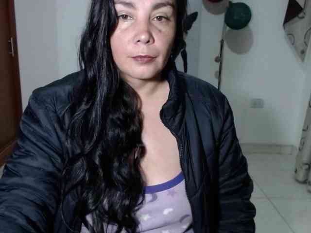 vivian-milf-paint webcam