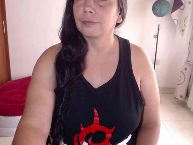 vivian-milf-paint webcam