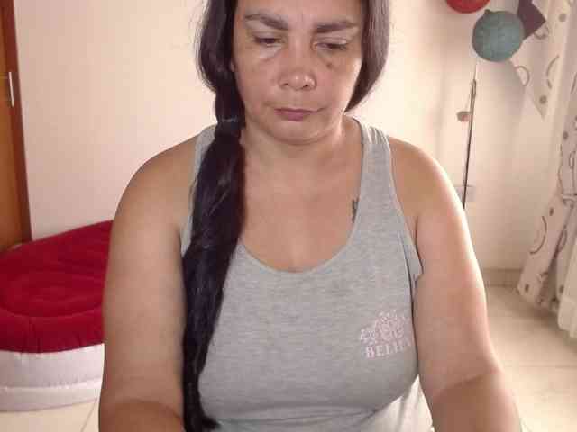 vivian-milf-paint webcam