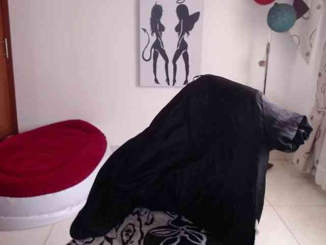 vivian-milf-paint webcam