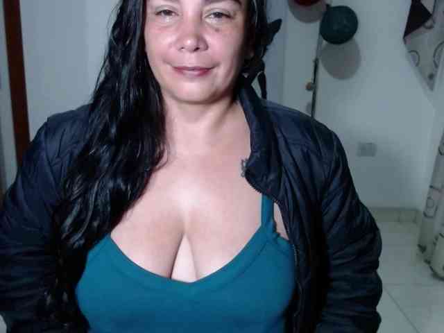 vivian-milf-paint