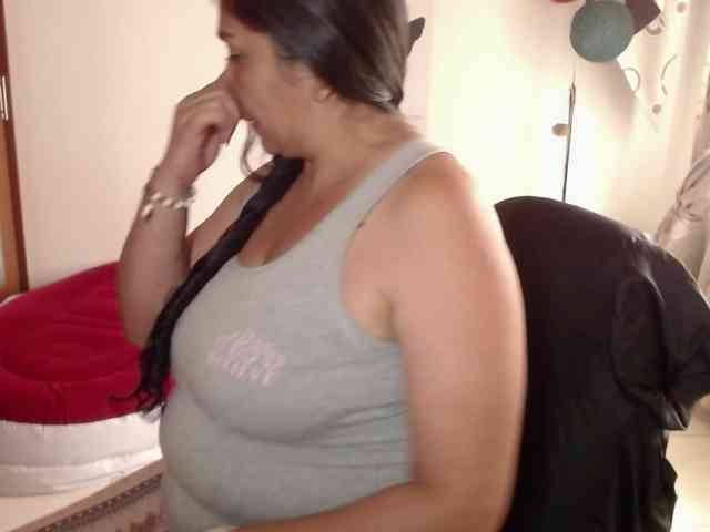 vivian-milf-paint webcam