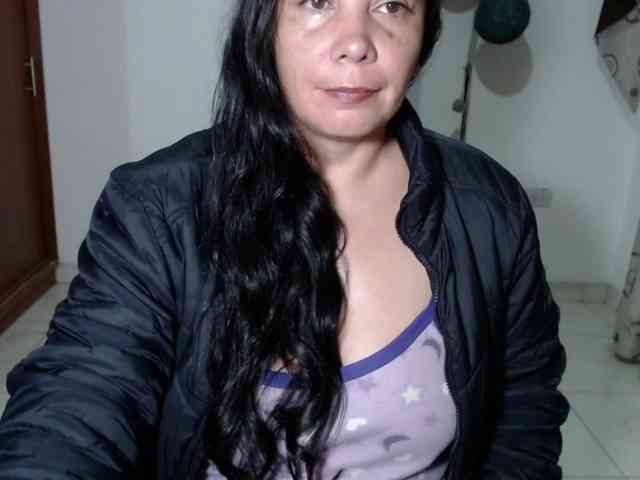 vivian-milf-paint webcam